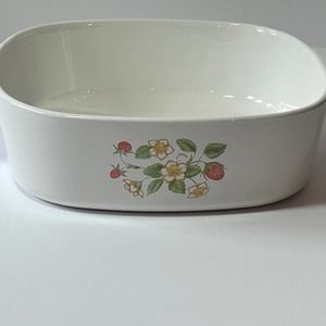 RARE Corning Ware Strawberry Sundae 2 Quart Casserole Dish